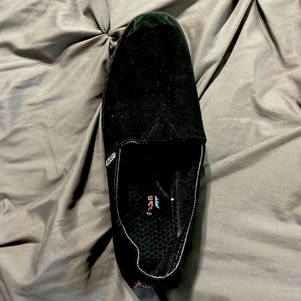 Bob’s black slip ins